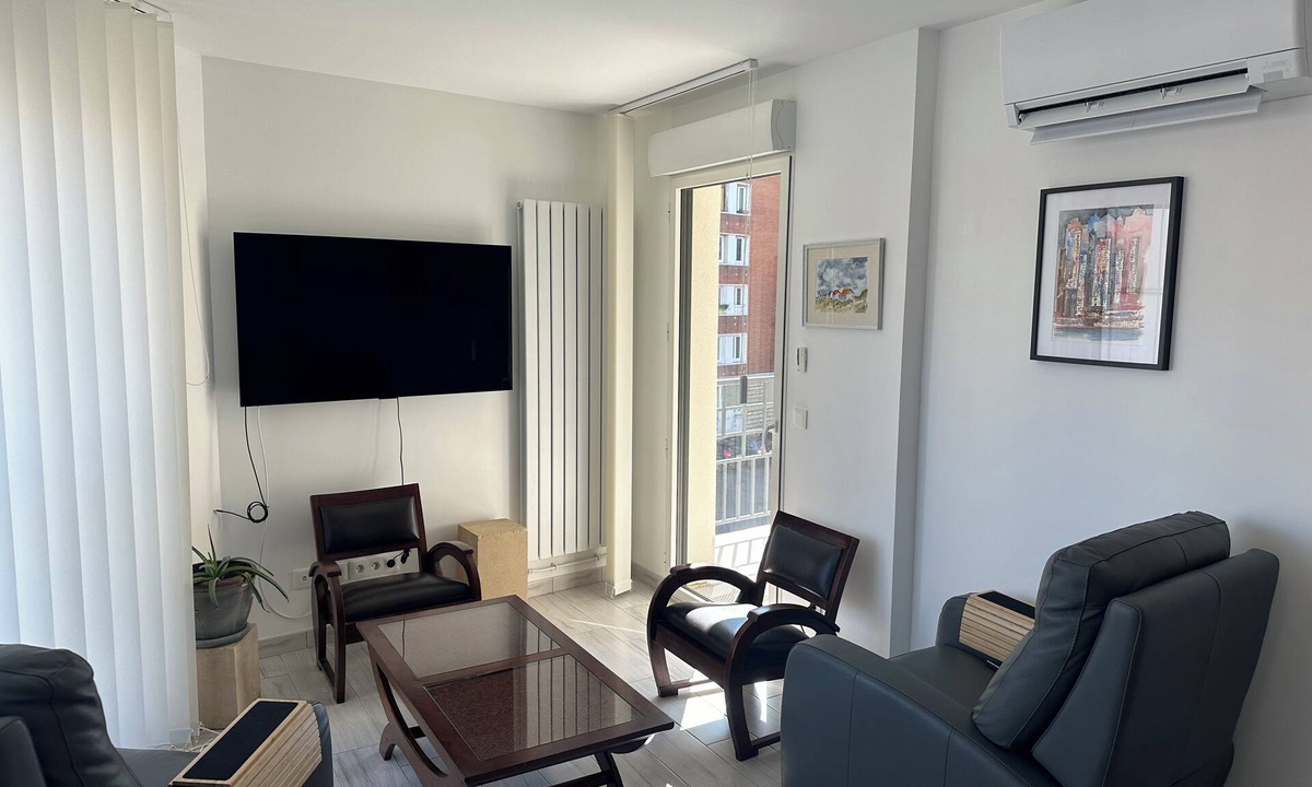 Saint-Ouen Apartment | Bright sunny new flat 753 sqft 2 bedrooms +free parking