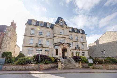 Bagnoles-de-l'Orne Hotel | Brit Hotel Confort Bagnoles Normandie