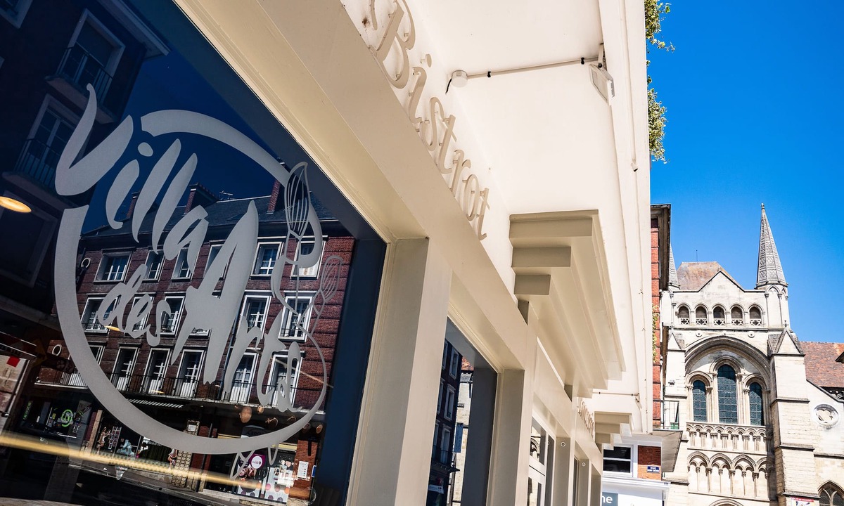 Lisieux Hotel | BRIT HOTEL PRIVILEGE LISIEUX – La Villa des Arts