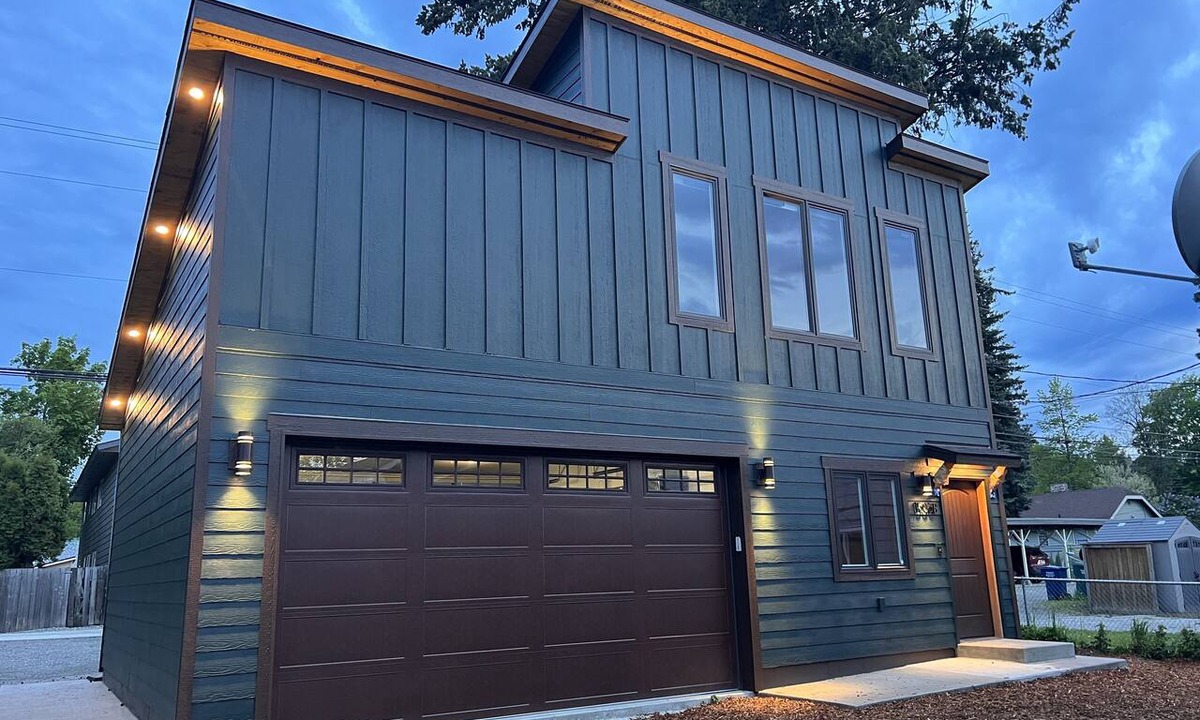 Flottemanville House | Bunny Pad Downtown Coeur d' Alene *BRAND NEW*