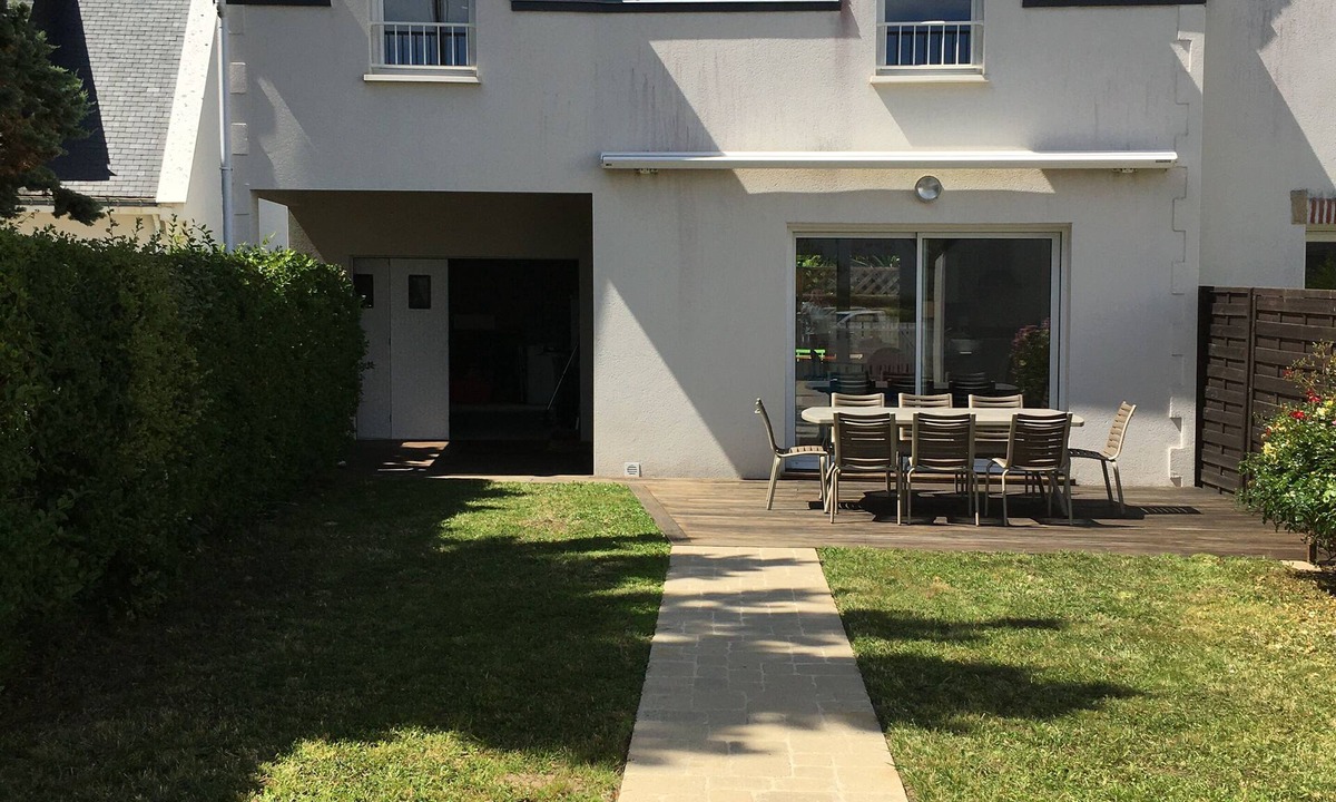 Carnac House | Calm 3 bedrooms house, walking distance to beachs and shops