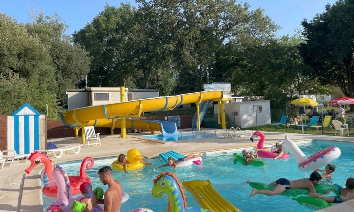Saint-Pere-en-Retz House | Camping 3 étoiles - Piscine - ccbgegg