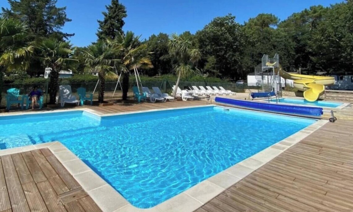 Guemene-Penfao House | Camping 3 étoiles - Piscine - ef0igf