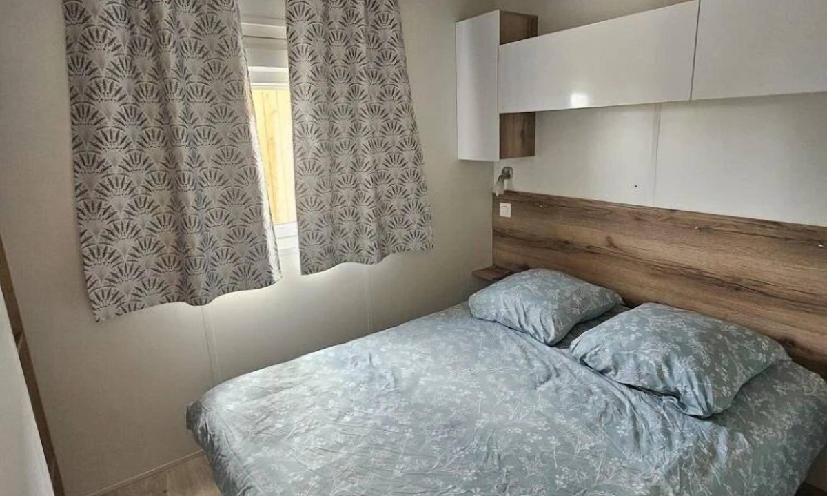 Charlieu House | Camping - ccbbifd - Three Bedroom Apartment, Sleeps 6