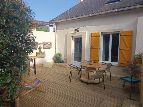 Dreux House | Casa del Castel
