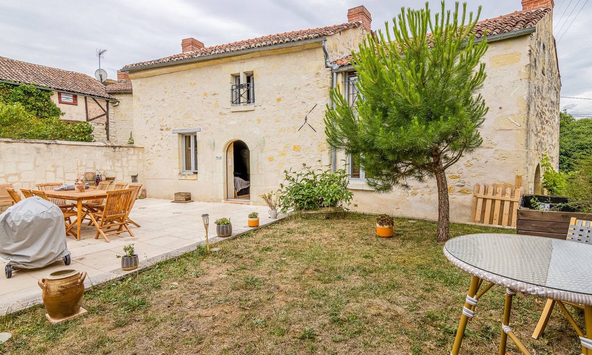 Forges Villa | Casa Mineral ★ Character house with terrace and fireplace