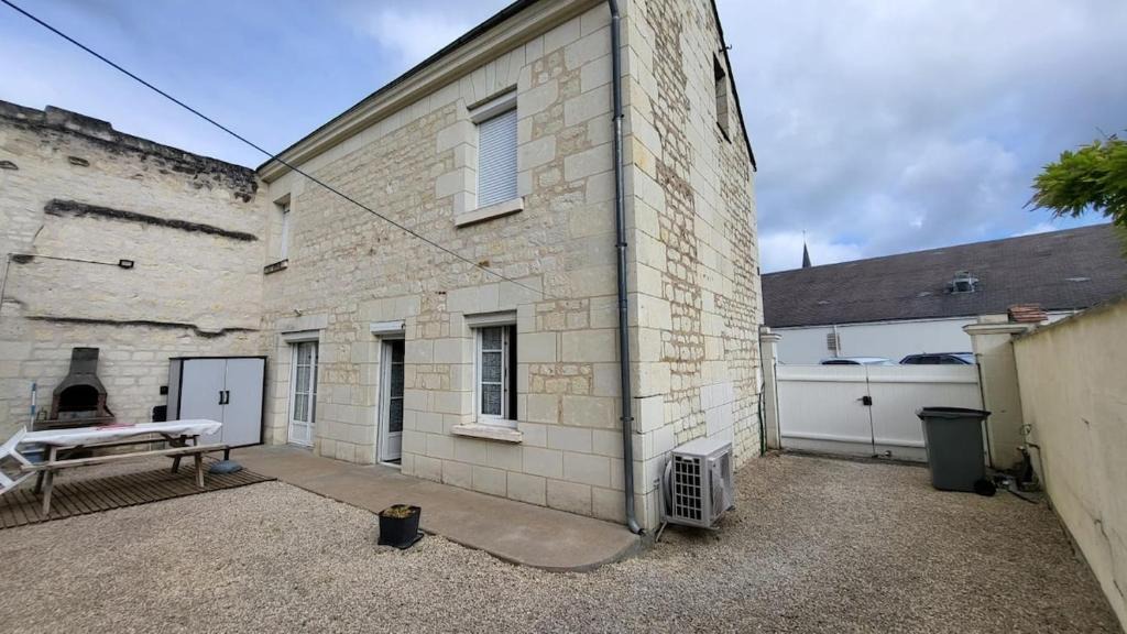 Avoine House | Centre Bourg d'Avoine Cottage