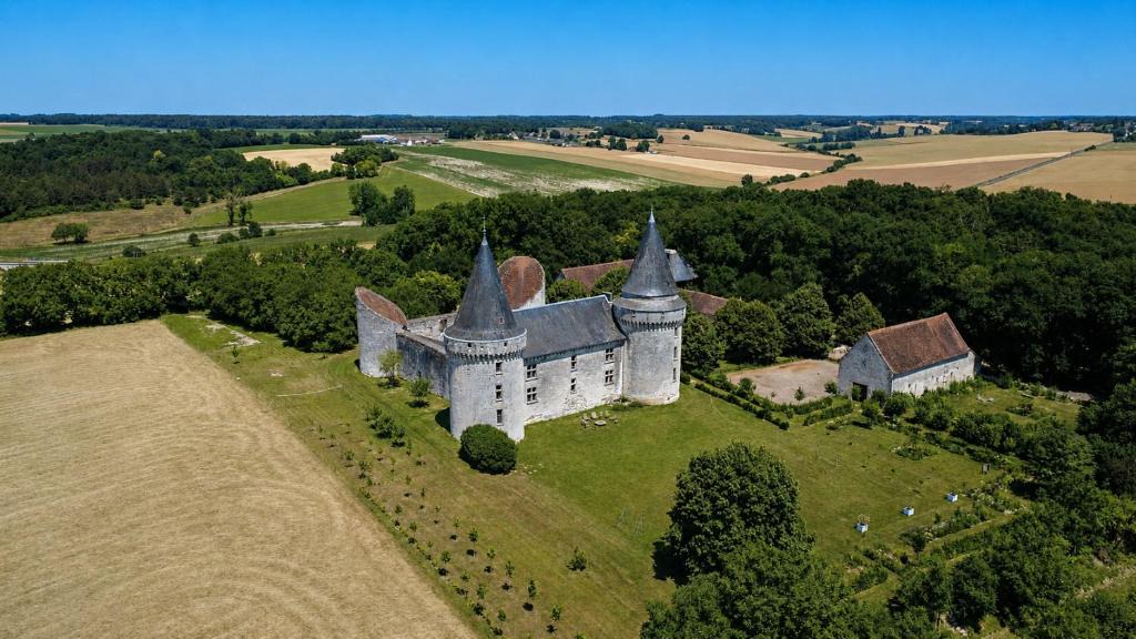 Bournan Bed & Breakfast | Château de Bagneux