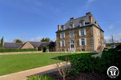 Mezieres-sur-Couesnon Bed & Breakfast | Château de la giraudais