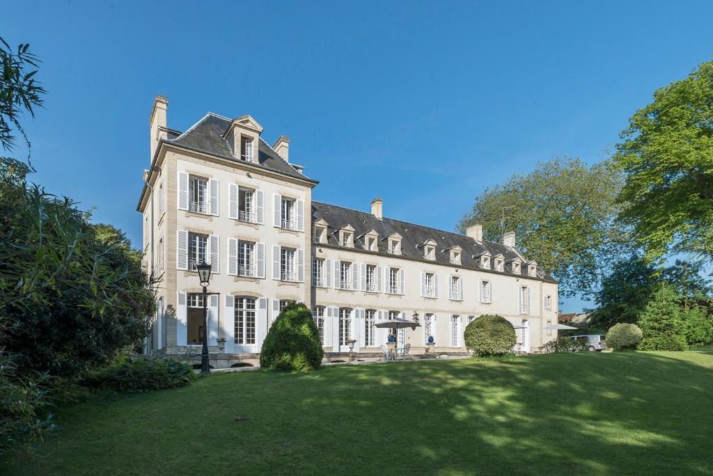 Colombiers-sur-Seulles Hotel | Château du Baffy