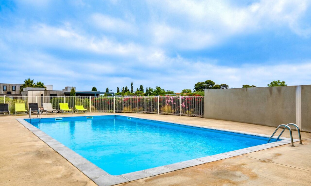 Pomerols House | Chalet with Shared Indoor Pool, Terrace and Air Conditioning - Pomérols