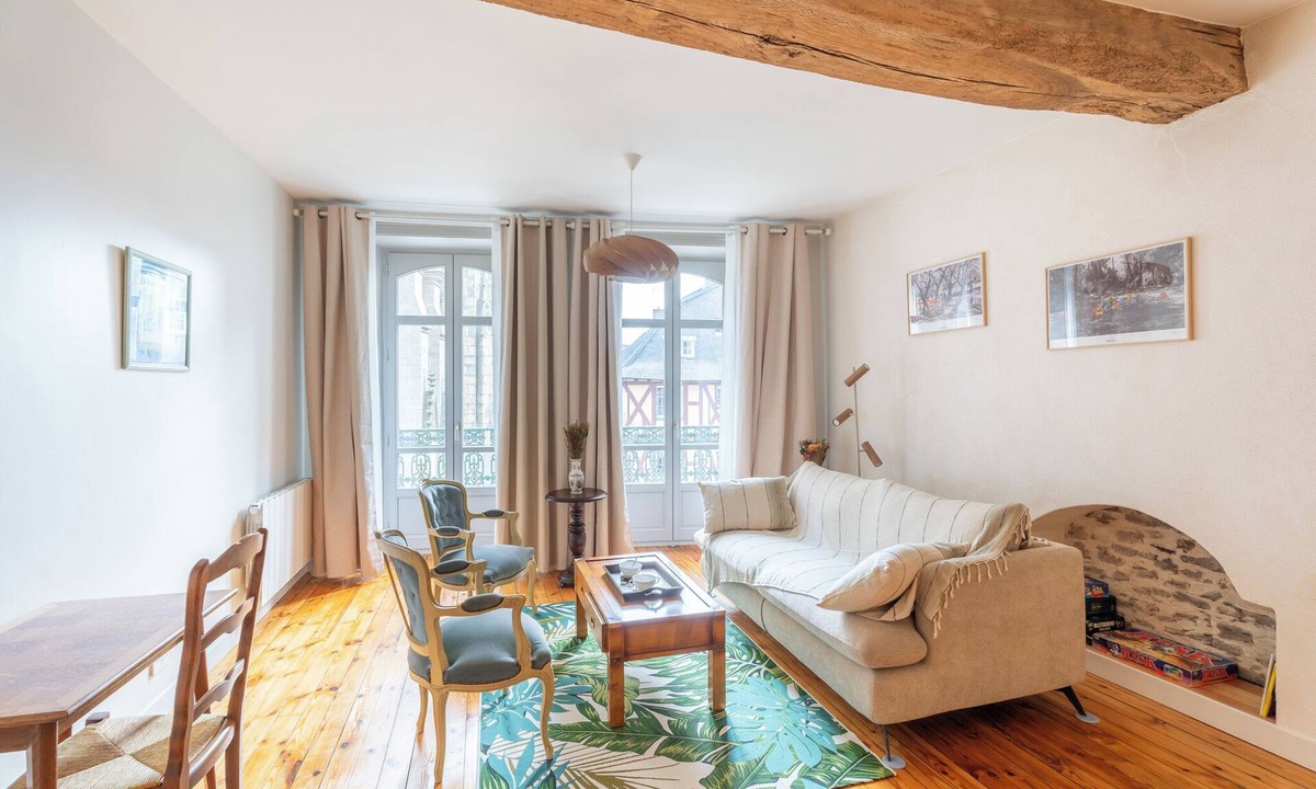 Vannes Apartment | Character apartment in the historic heart of Vannes