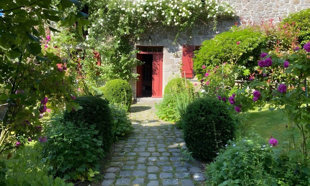 Becherel Bed & Breakfast | Charm, History, and Lightness in Bécherel