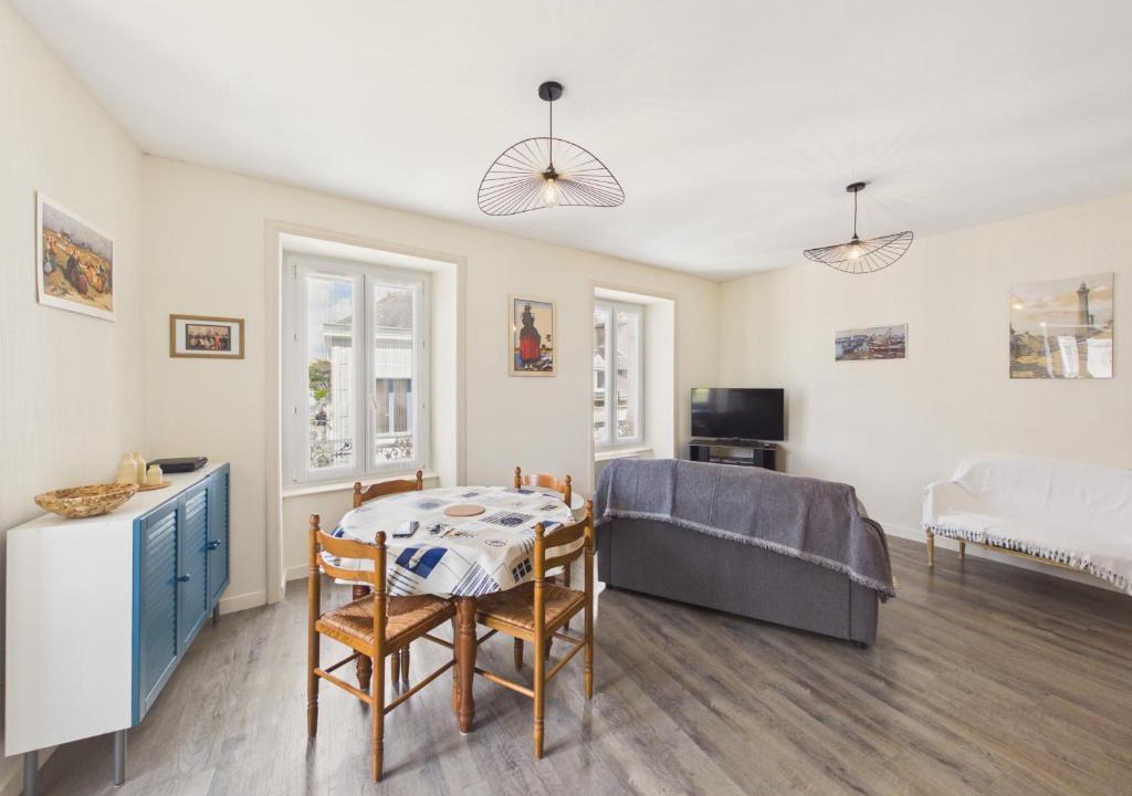Pont-l'Abbe Apartment | Charmant duplex pour 2 en plein centre ville