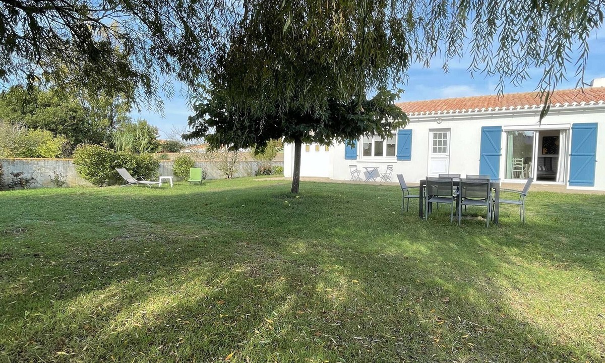 Barbatre House | Charming 2-Bedroom House Close to Beach with Large Garden & Garage