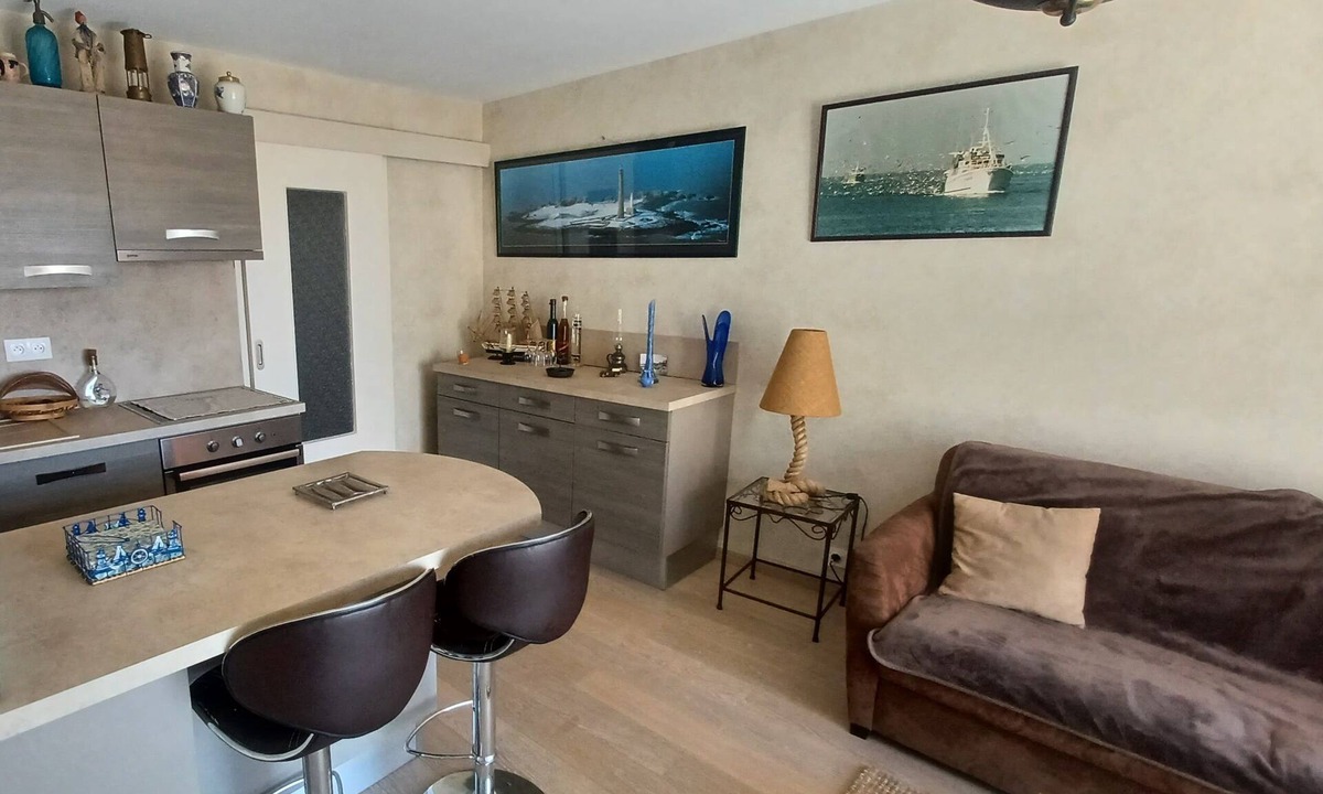 La Turballe Apartment | Charming bright apartment with balcony and sea view