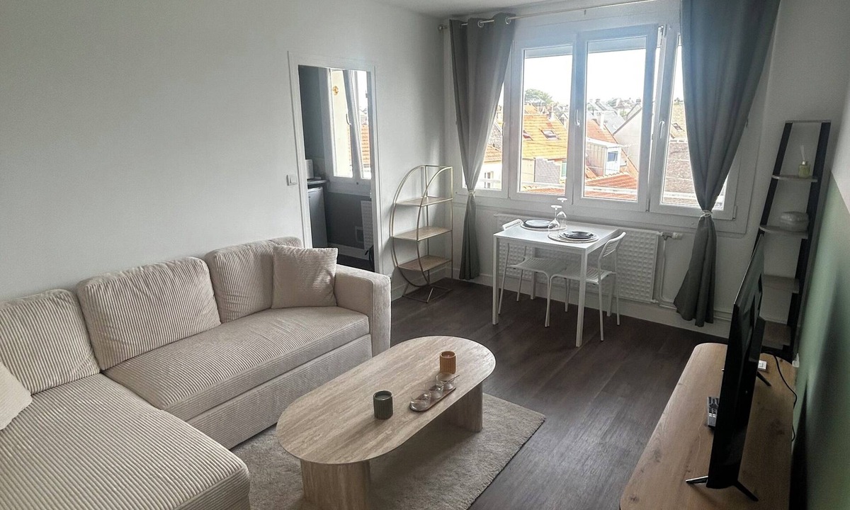 Sainte-Therese-Demi-Lune Apartment | Charming, cosy T2 in the heart of Caen - Free parking