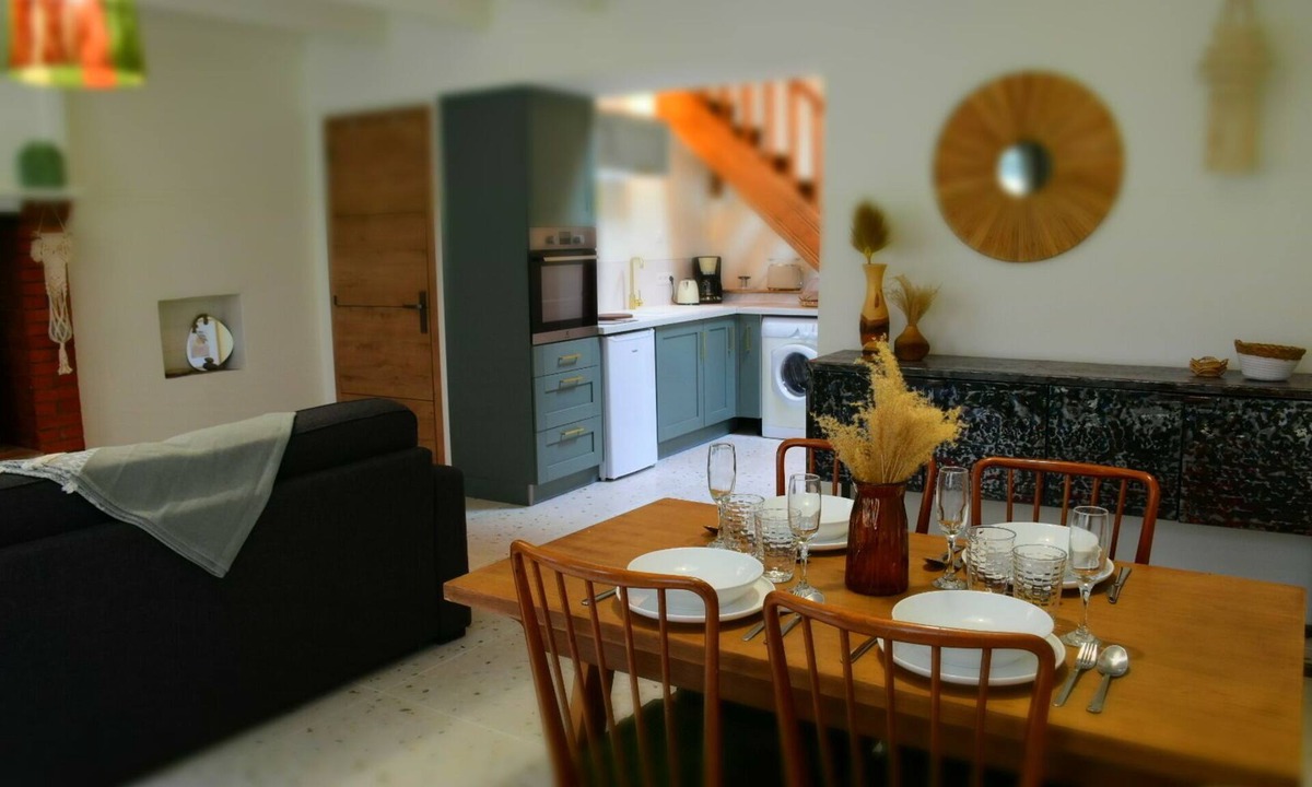 Barfleur House | Charming fisherman's cottage a stone's throw from the port