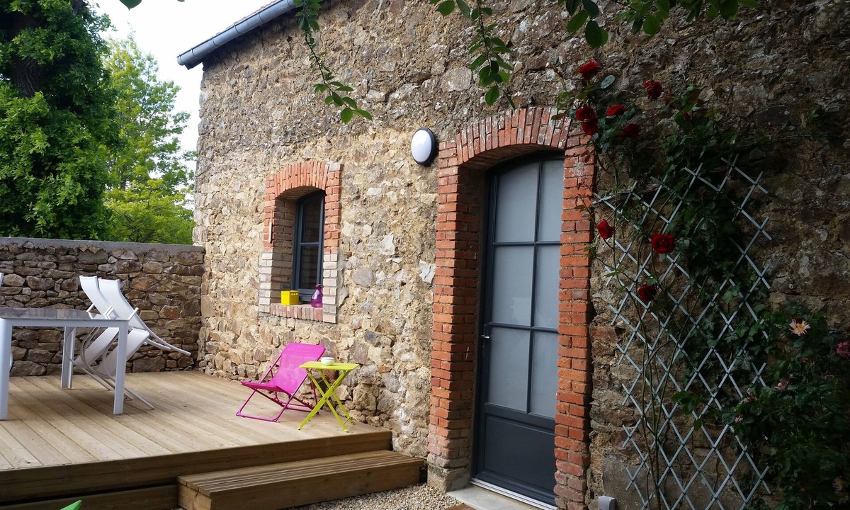 Auray House | Charming little stone house - sleeps 4 - Port de St Goustan, Auray