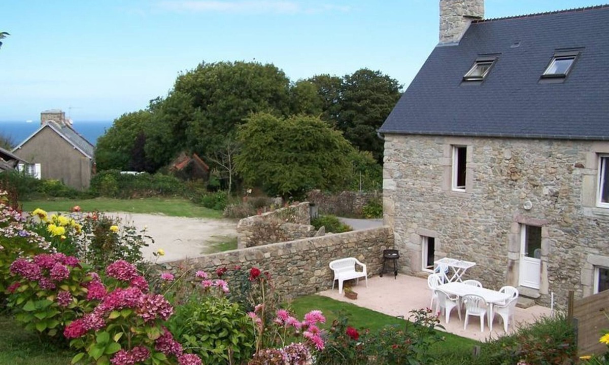 Greville-Hague Cottage | Charming renovated stone house in La Hague, 3 bedrooms, pets allowed