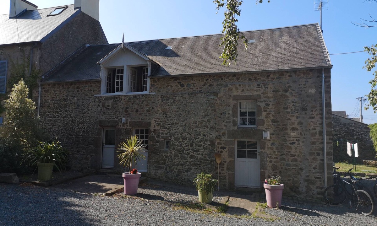 Blainville-sur-Mer House | Charming semi-detached stone house, close to the sea and golf