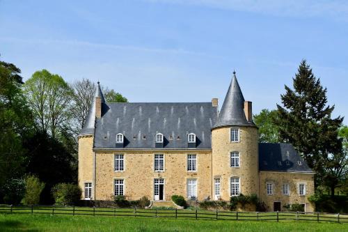 Yvre-l'Eveque House | Chateau de Vaux