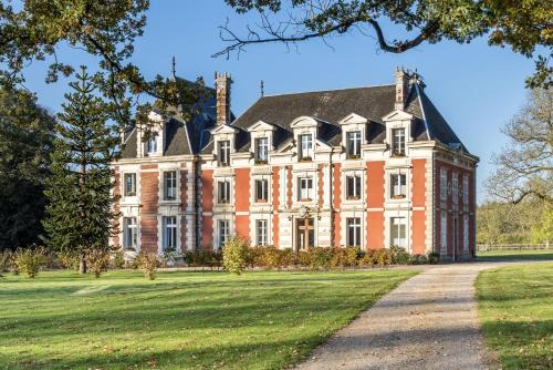 Saint-Germain-la-Campagne Bed & Breakfast | Chateau Leken's