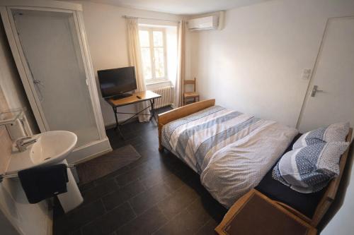 Chalus Hotel | Chez ValJean