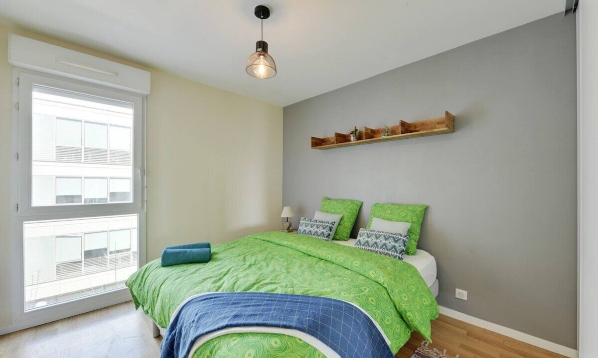 Saint-Denis Apartment | Chic Apart With Great View of Paris