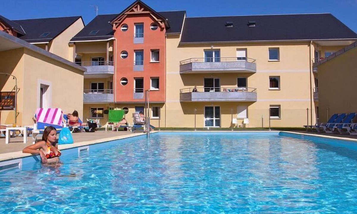Grandcamp-Maisy Apartment | Coastal Escape for 6 in Normandy
