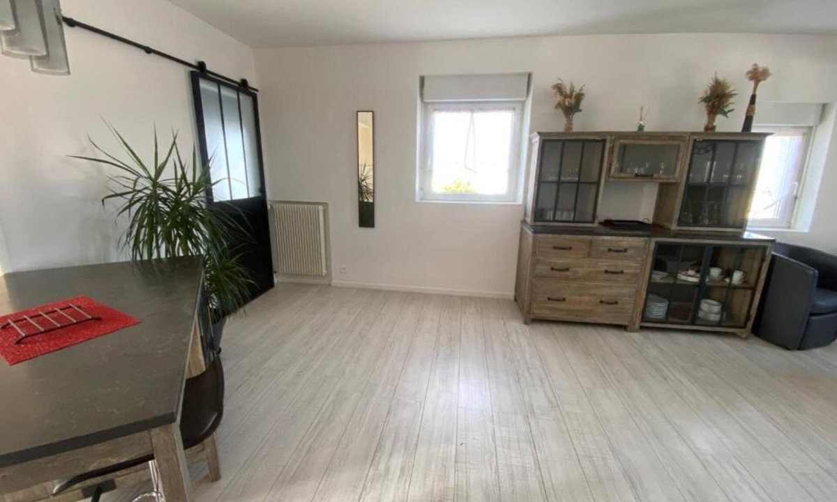 Saint-Vincent-sur-Jard Apartment | Comfortable apartment 1.5 km from the beach - garden with barbecue
