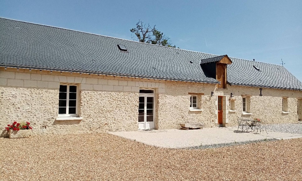 Villedieu-le-Chateau Cottage | Comfortable Country House with Fireplace and Garden