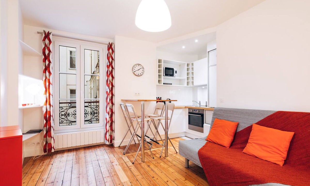Chaillot Apartment | Comfortable and Quiet 1 BR Closed to the Eiffel Tower
