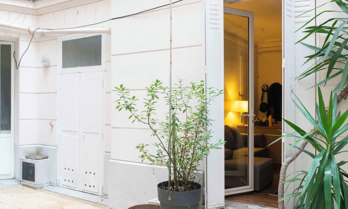 Porte-Saint-Martin Apartment | Comfortable apartment right in the city centre