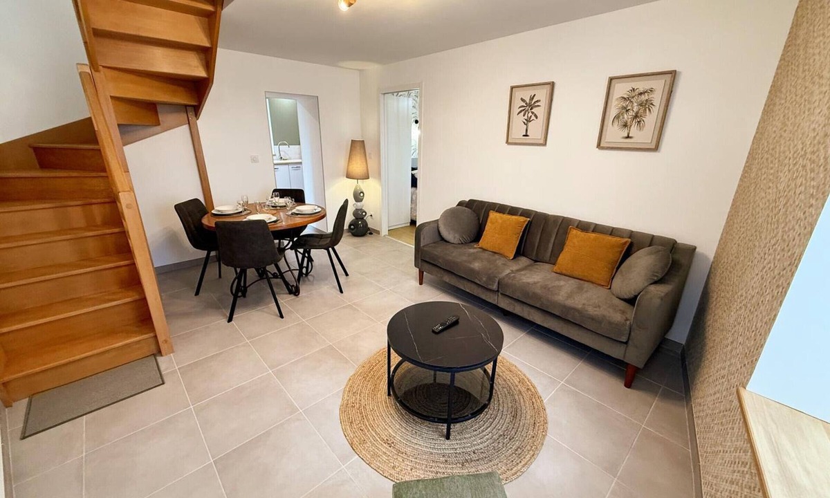 Limeray Cottage | Comfortable Cottage in Limeray with Garden and BBQ