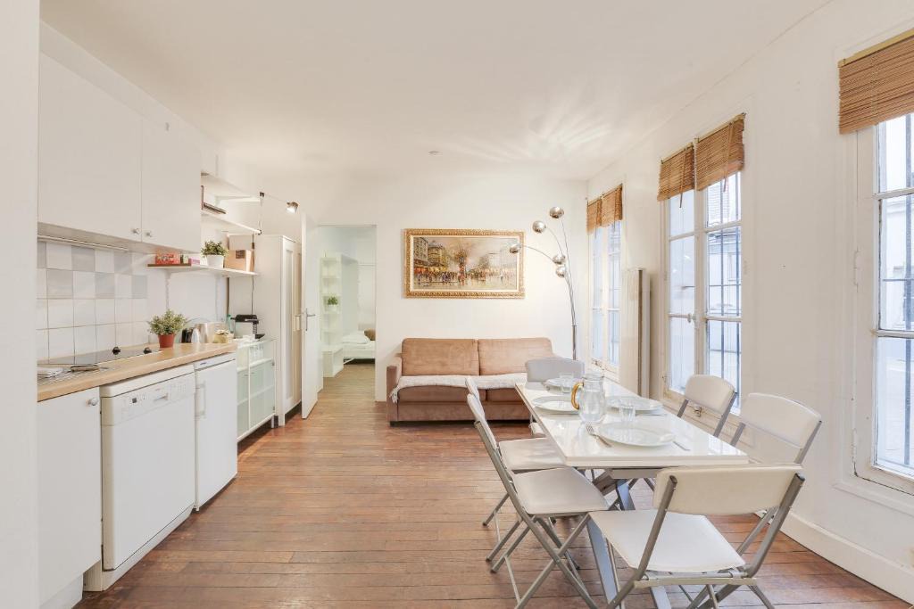 Saint-Vincent-de-Paul Apartment | Comfortable flat in the middle of Paris