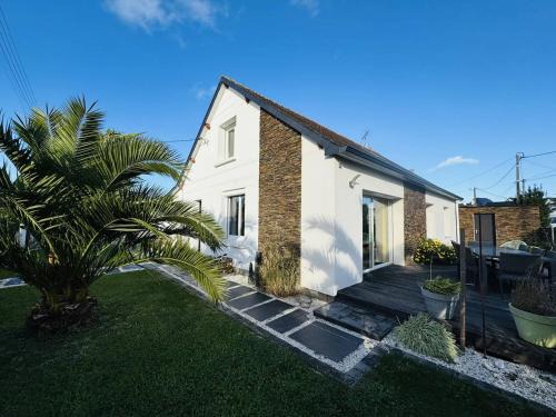 Quiberon Villa | Confortable maison rénovée, jardin clos, 1km plage