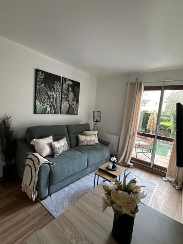 Le Chesnay Apartment | Cosy Studio en centre-ville - 20 mins de Paris