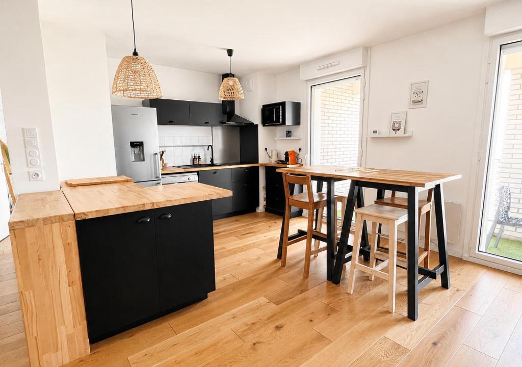 Madeleine-Champ de Mars Apartment | Cosy T2 de 50 m² Centre-Ville avec Garage & Balcon
