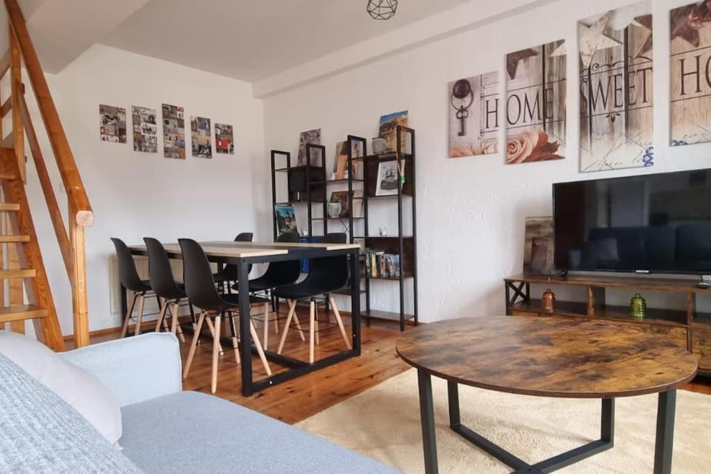 Pont-de-L'Arche Apartment | Cosy Triplex 3 chambres