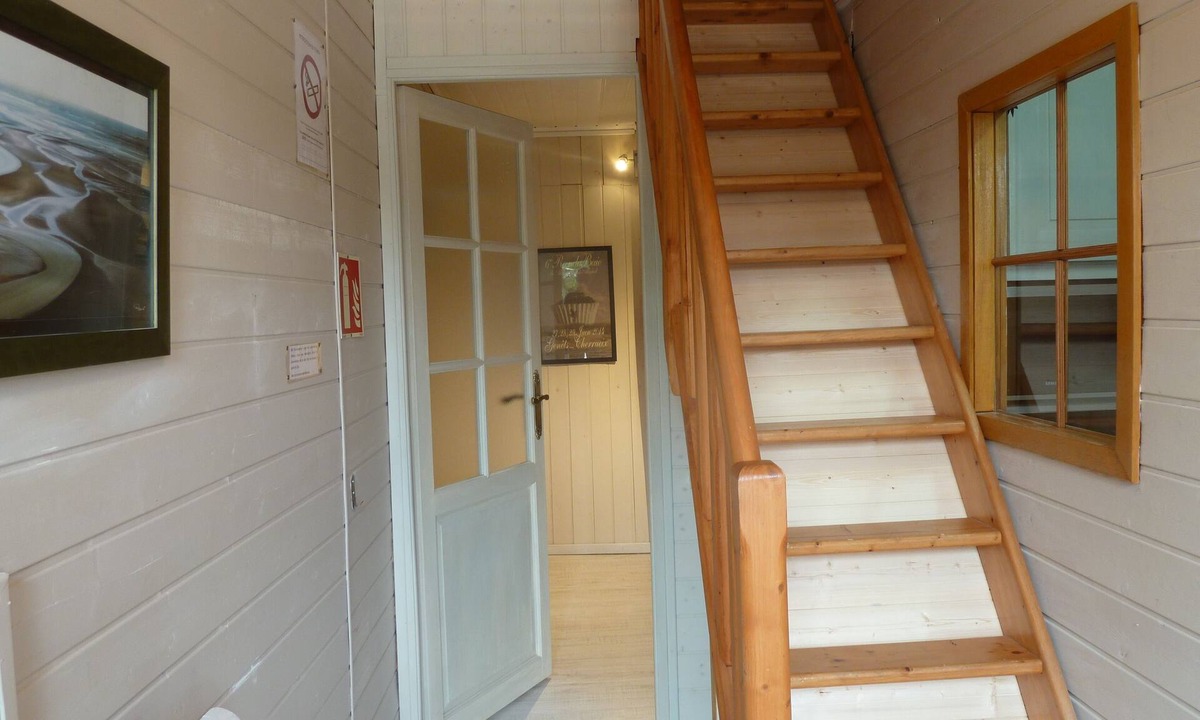 Ceaux House | Cottage CHAUSEY - quiet and comfortable, overlooking the large garden.