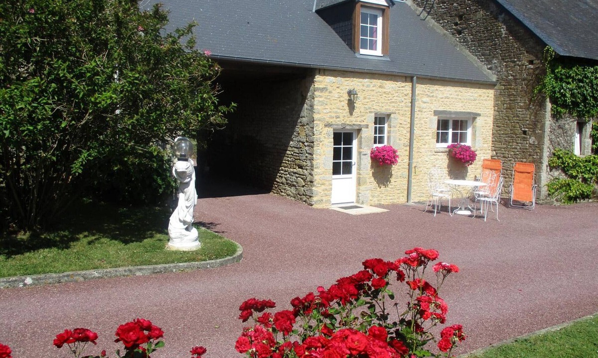Baupte Cottage | Cottage for 2 with garden, all charges included