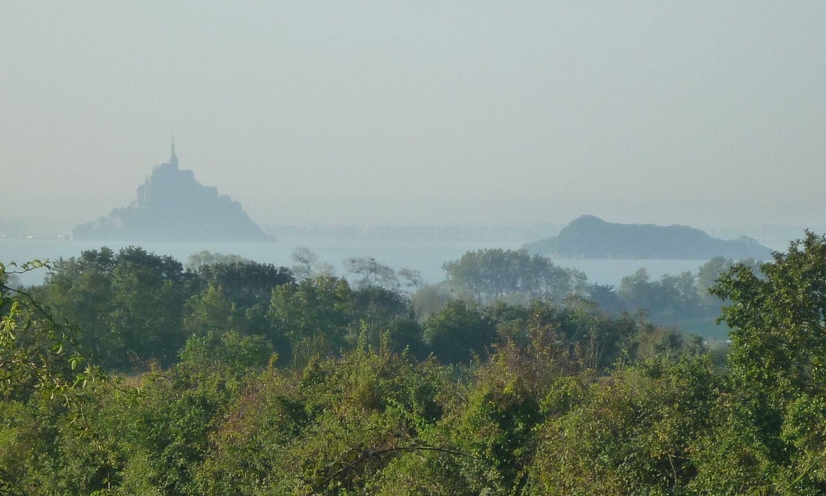 Dragey-Ronthon Cottage | Cottage with views of Mont Saint Michel 1km from the beach