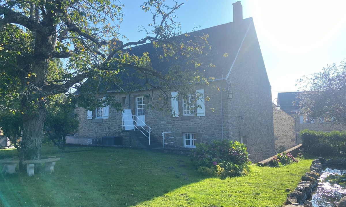 Jublains Cottage | Country house - Sleeps 8