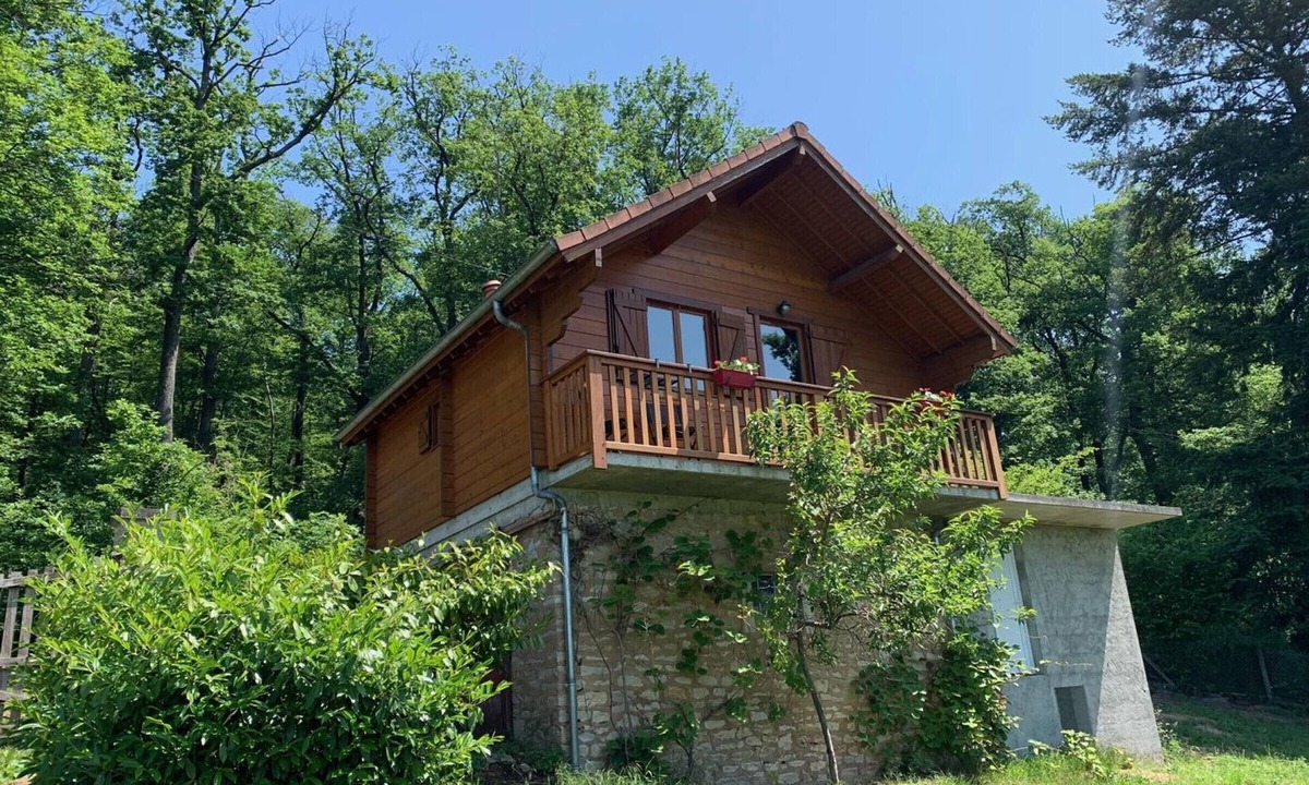 Saint-Bonnet-Troncais Apartment | Cozy forest cottage with pets allowed, all-inclusive