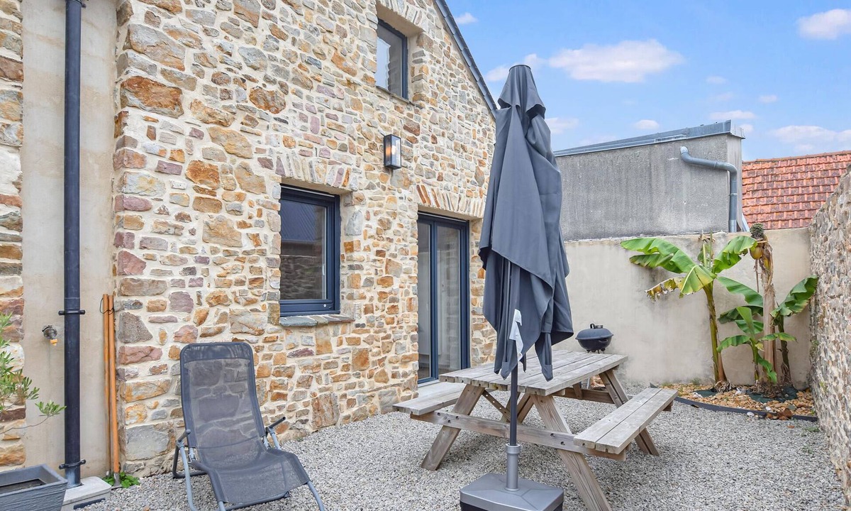 Creances House | Cozy home in CREANCES with WiFi