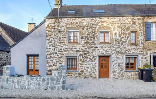 Quettehou House | Cozy Home In Quettehou With Wifi