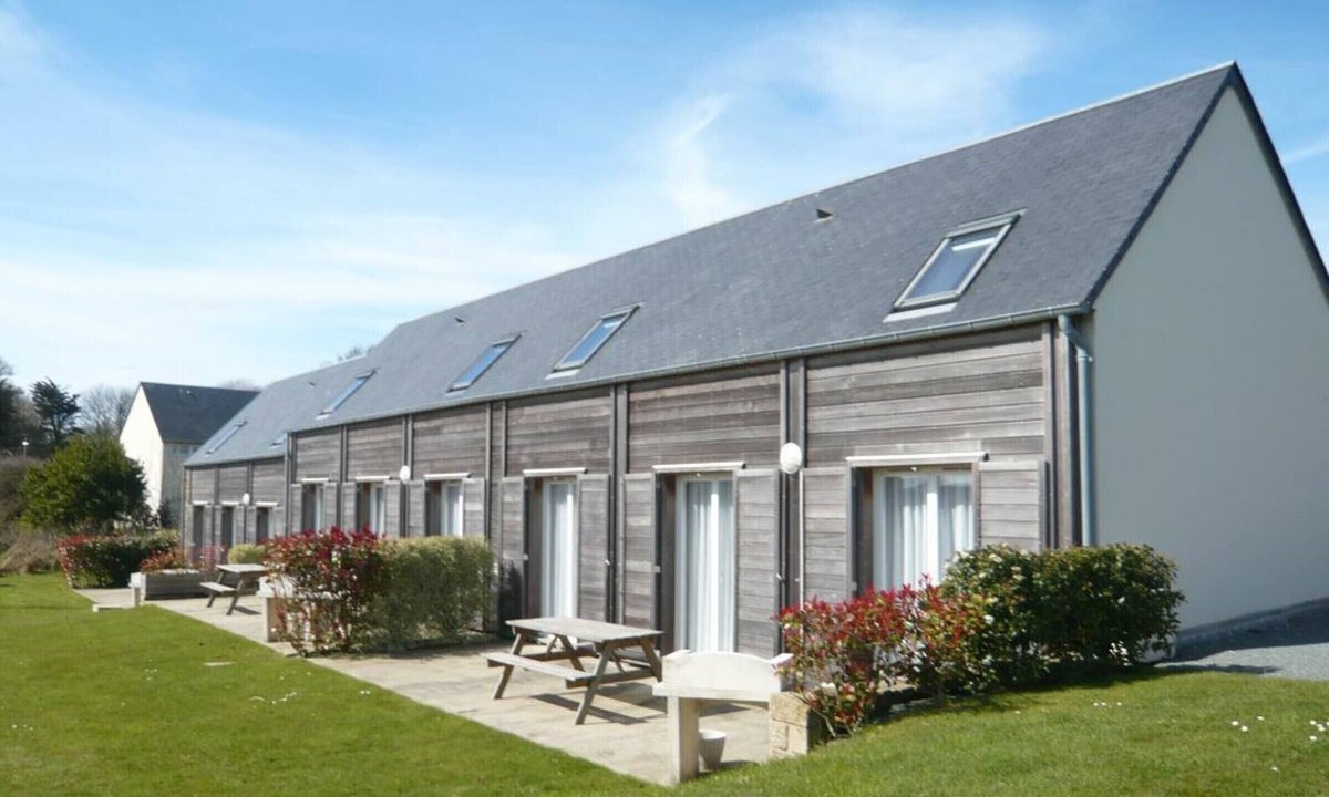 Biville Cottage | Cozy house in La Hague, pets allowed, parking available