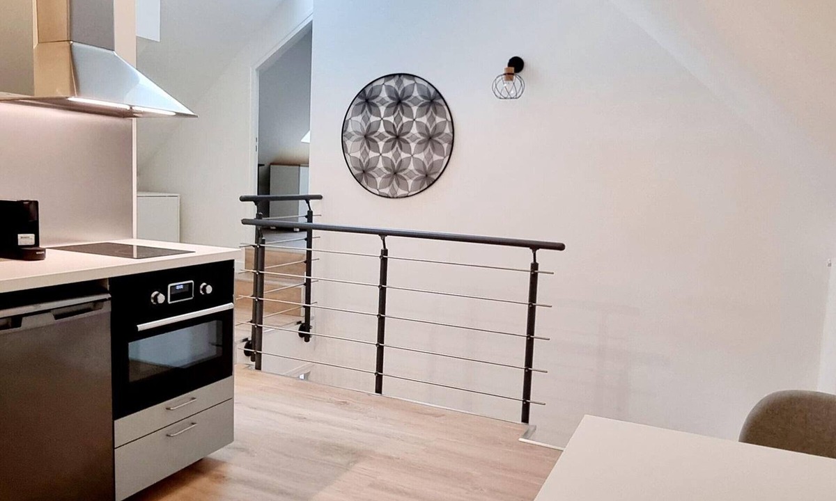 Fontenay-le-Fleury Cottage | Cozy lodging near Paris with private garden and WIFI