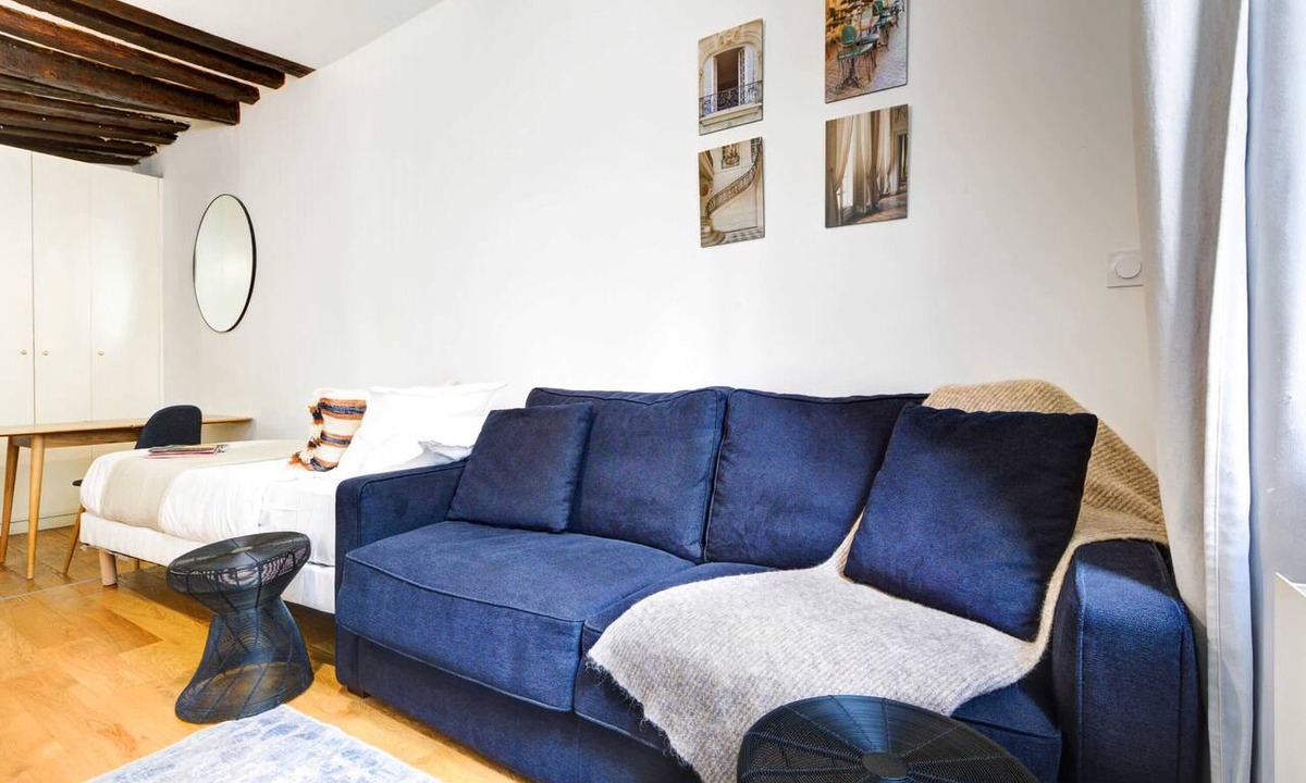 Les Iles Apartment | Cozy Marais Studio Next to the Seine - Pont Marie